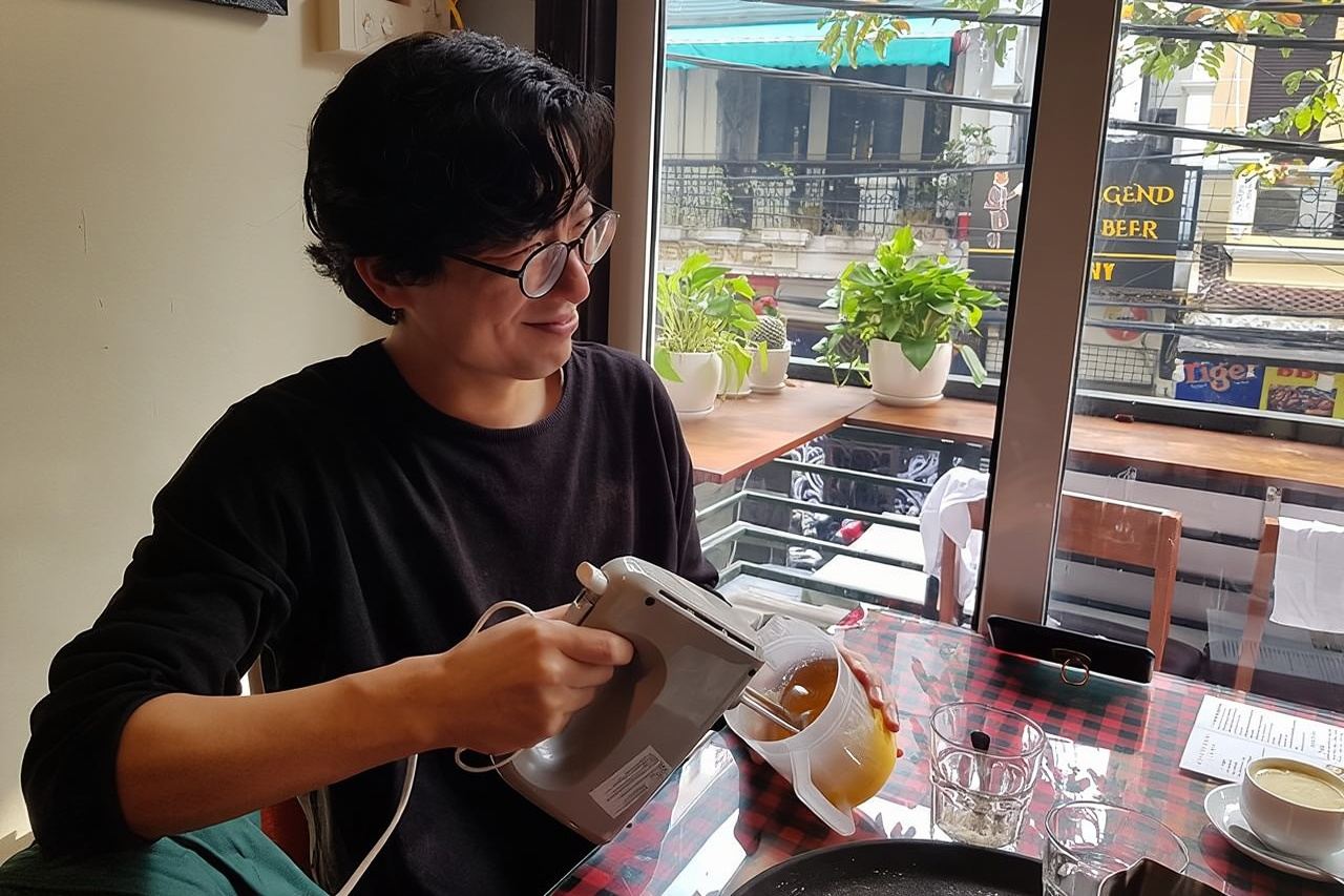 Corso giornaliero di preparazione del caffè all'uovo ad Hanoi con guida locale