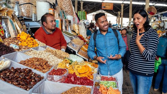 Punti salienti e tesori nascosti con la gente del posto: il meglio del tour privato di Cusco
