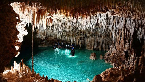 Excursion souterraine à Rio Secreto et ses grottes de cristal