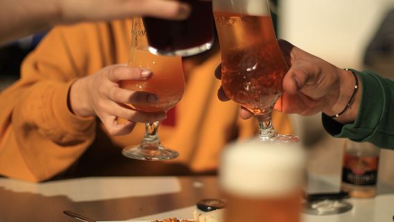 Tour dei punti salienti di Granada con pause tapas in bicicletta elettrica