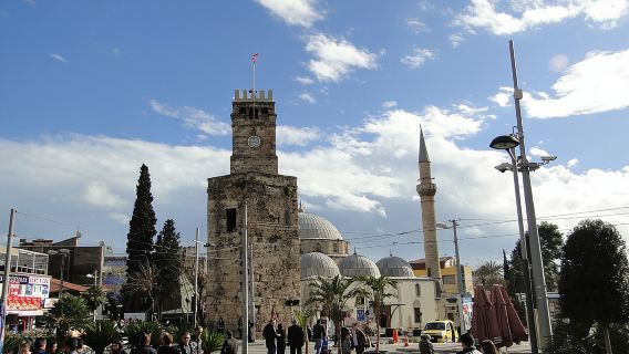 สำรวจเมืองเก่าพร้อมลิ้มรสชาติท้องถิ่น