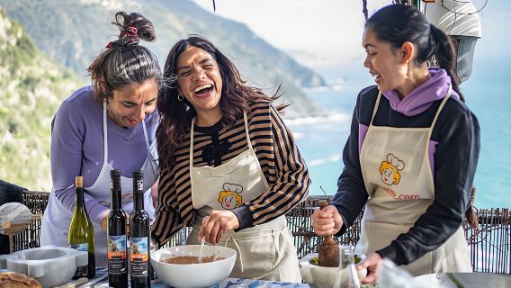 Dining experience and cooking show at a Cesarina's home in Catania