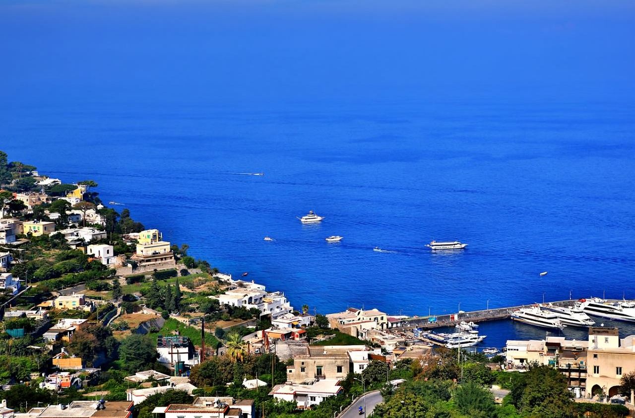 意大利那不勒斯+卡普里島+藍洞+索倫託一日遊【專車行程可調】