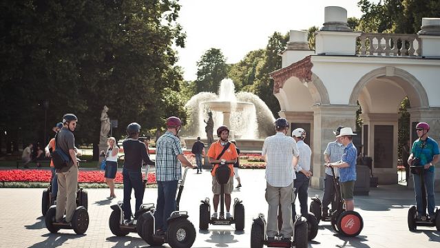 Tour in segway a Varsavia: Tour Completo - 3 Ore di Magia!