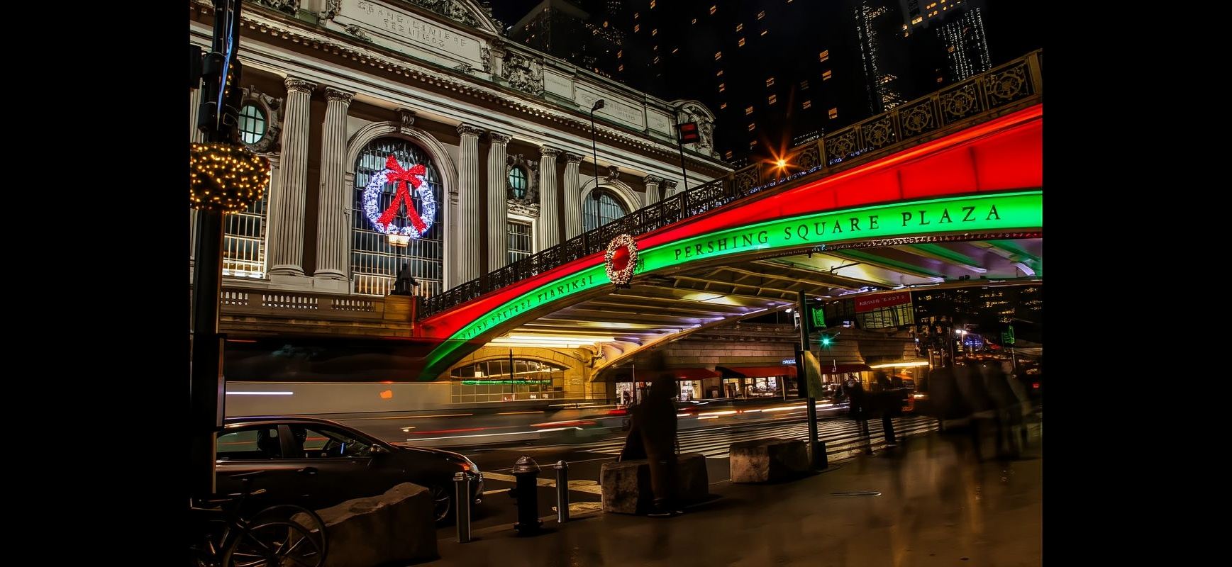 NYC: Spectacular Christmas Joy Ride Private Tour
