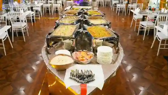 杜拜：濱海快車遊輪晚餐