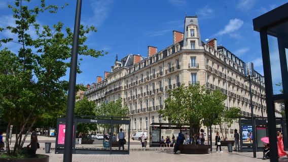 DIJON: Enjoy a photo tour with a professional photographer