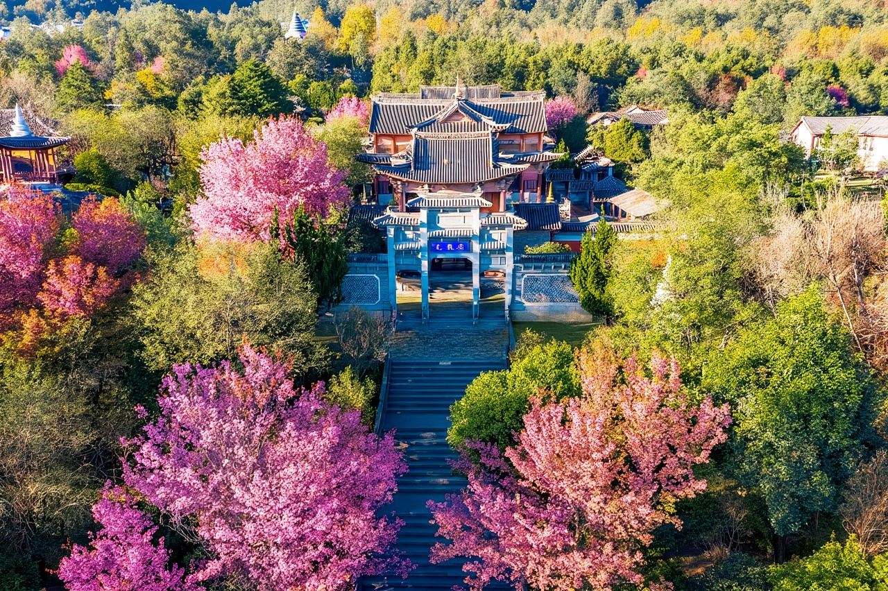 Guided tours in Dali, Yunnan [Multiple attractions in Dali/Personalized itineraries/Professional commentary/Foreign language tours require booking 3 days in advance]