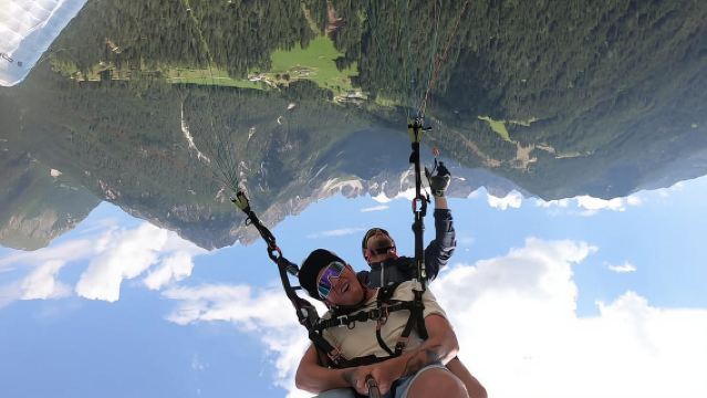 Neustift im Stubaital: Tandem Paragliding Flight