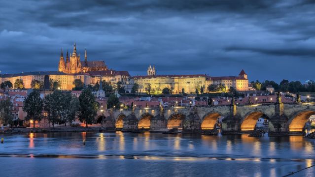 Pemandu pelancong di seluruh Republik Czech / Penterjemah perniagaan / Perkhidmatan tersuai peribadi / Lawatan bebas dengan sambutan tempatan