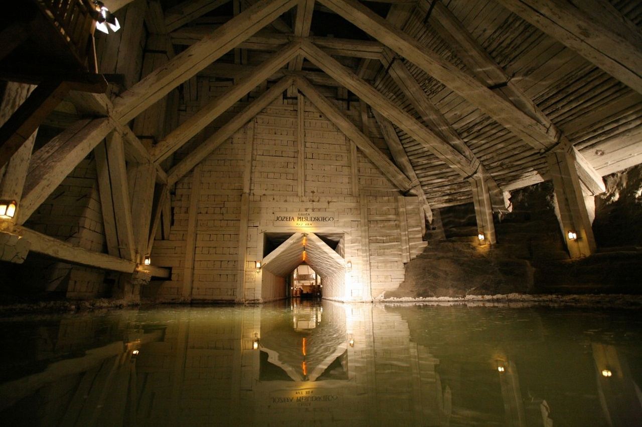 Half-day tour to the Wieliczka Salt Mine in Krakow, Poland|Including Admission Ticket Reservation + Official Guided Tour