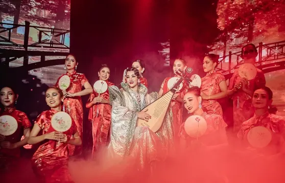 曼谷卡利普索人妖歌舞表演現場 – Asiatique