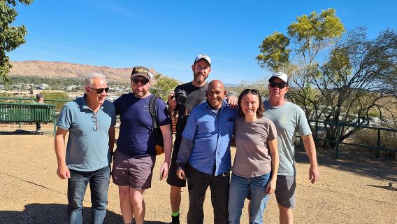 Tour di mezza giornata alle West MacDonnell Ranges - Piccolo gruppo