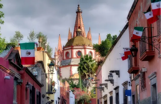 聖米格爾-德阿連德歷史文化步行導覽