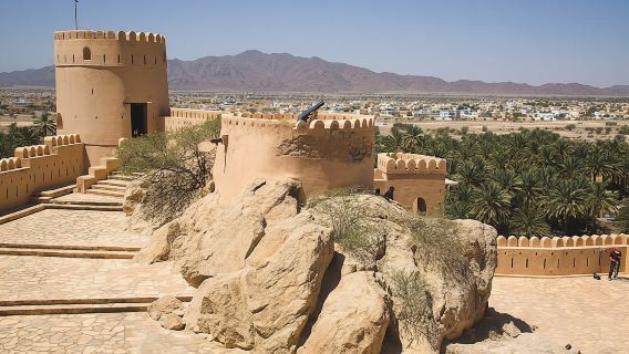 North and Nakhl Fort tour from Muscat
