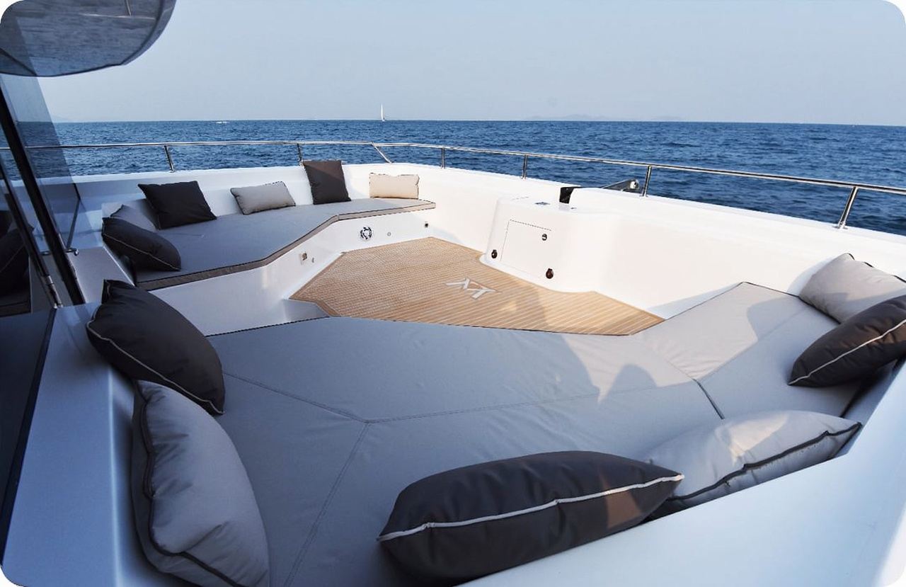 【深センヨットレンタル】七星湾58フィートの豪華カタマランヨット(定員1~10名)【ドリンク+フルーツ盛り合わせ+KTV+操船体験】誕生日/プロポーズ/ビジネスなど