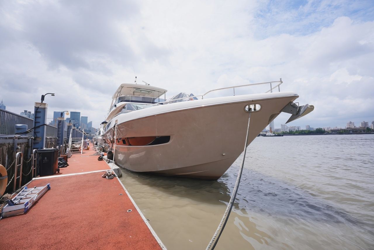 【上海遊艇租賃】上海遊艇會 85英尺豪華超大空間遊艇 包船夜遊黃浦江外灘東方明珠醉美夜景～支持生日求婚