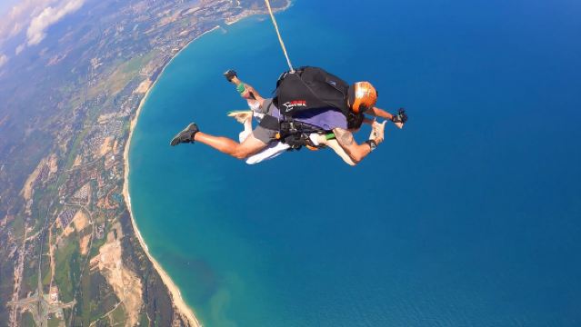 海南三亞海棠灣廣場海上跳傘4000公尺直升機空中觀光海景跳傘旅遊+專業高畫質攝影三亞海上跳傘