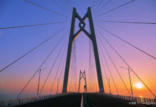 [Hong Kong-Macau Express Route (Luxury Van) - Via Hong Kong-Zhuhai-Macau Bridge] From Hotel Fortuna Macau to China Hong Kong City, Tsim Sha Tsui,...