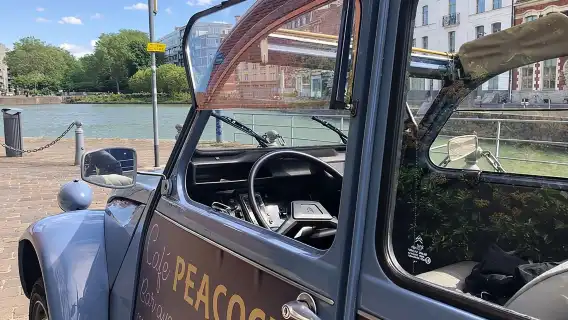 30-Minutes Private Guided Tour of Lille by Convertible 2CV