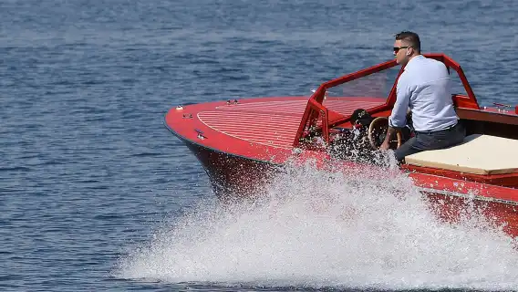 Private Tour by Classic Wooden Boat on Lake Como