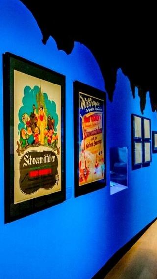 鉄の橋+ドイツ映画博物館+ホルバイン橋+フランクフルト子供博物館貸切チャーター1日