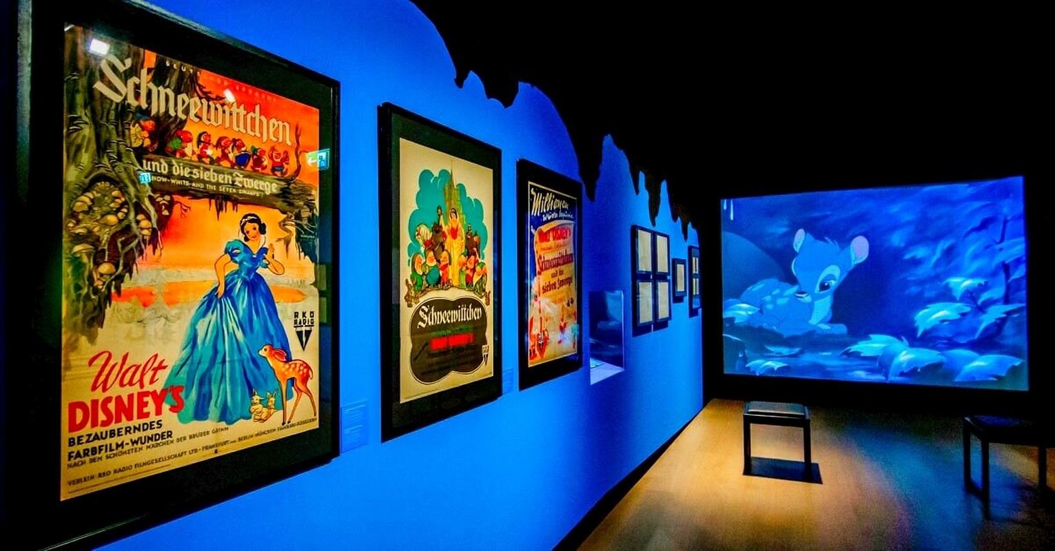 เยอรมนี + สะพานเหล็ก + พิพิธภัณฑ์ภาพยนตร์เยอรมัน + สะพานโฮลไบน์ + พิพิธภัณฑ์เด็กแฟรงก์เฟิร์ต