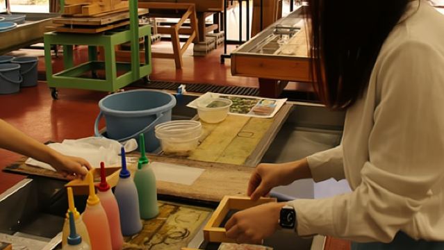 Toyota : Cours d'expérience sur la fabrication de papier Washi Obara