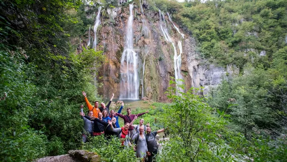 Spalato: tour guidato di un giorno ai laghi di Plitvice con biglietti d'ingresso