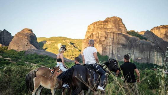 Kastraki: Menunggang Kuda Matahari Terbenam Meteora