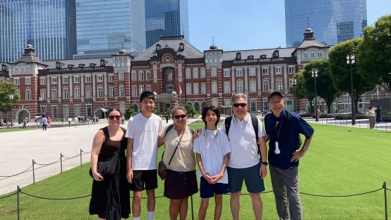 Tokio: Recorrido por los Jardines del Este del Palacio Imperial y la Estación de Tokio