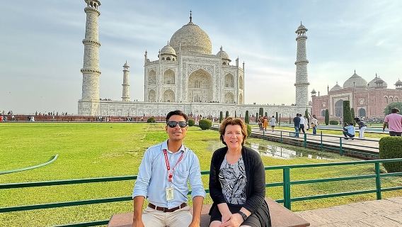 デリー発タージ・マハルとアグラのプライベートカーツアー（5つ星ランチ付き）