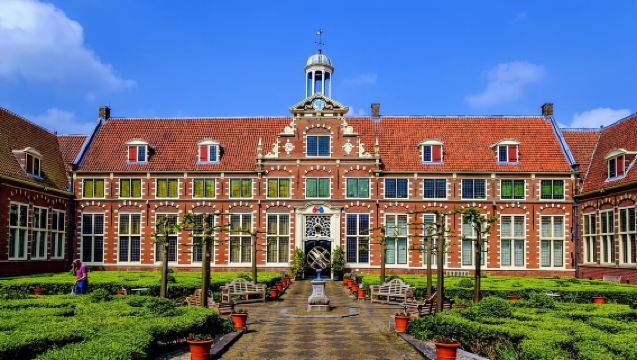 Frans Hals Museum + Grote Markt + Amsterdam Canal Cruise