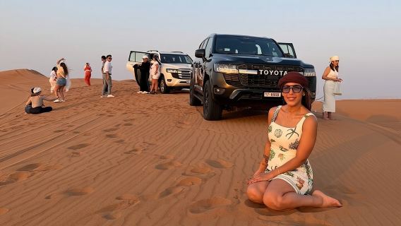 Safari avventuroso mattutino: CamelTrek QuadBike Sandboard Falcon Pic