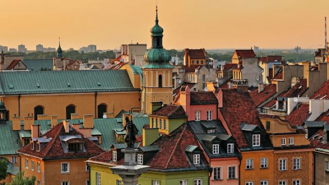 Perkhidmatan penterjemah profesional di seluruh Poland, temanan pelancongan, pemandu pelancong, penterjemah pameran, lawatan perniagaan dan rundingan, lawatan bebas dengan sambutan tempatan, dan penyesuaian peribadi eksklusif.