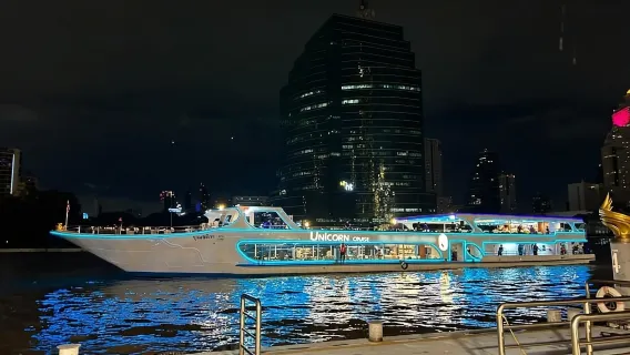 Bangkok: Unicorn Chao Phraya River Dinner Cruise