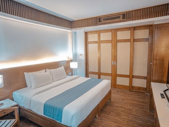 Mandarin White Sand Boracay Room Type - Deluxe King Room