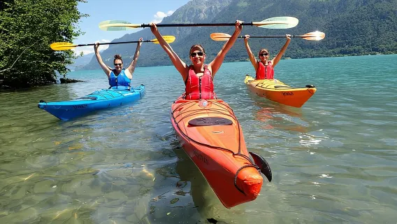Kayak Tour of the Turquoise Lake Brienz