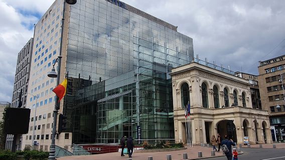 Tour privado ejecutivo de 4 horas por la ciudad de Bucarest: una experiencia fabulosa