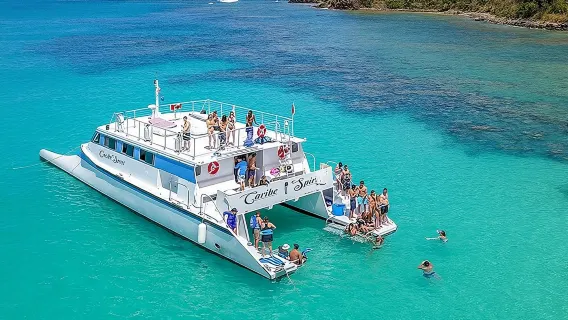 Excursión de snorkel a Culebra en catamarán desde Fajardo