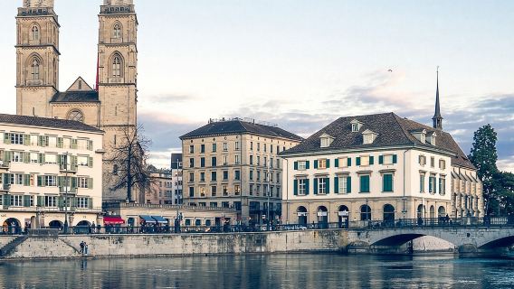 Historical Zürich: A Self-Guided Audio Tour Through the city of 1,000 Fountains