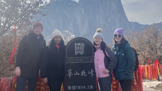 Mt. Huashan Private Day Tour with Round-way Cable Car: West Peak Up & North Peak Down