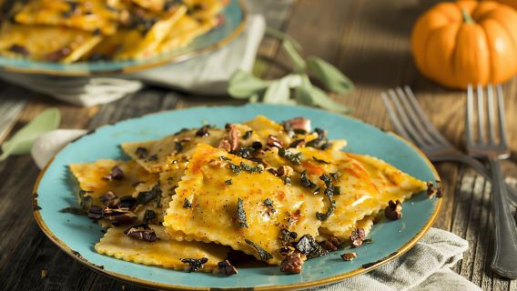 Cooking class and tasting at a Cesarina's home in Lucca