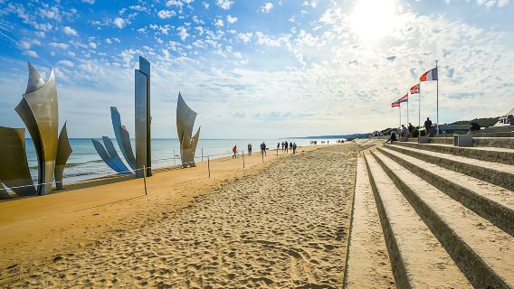 Guided Tour of Caen Memorial and D-Day Beaches from Paris