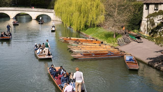 Cambridge Walking & Punting Tour by Alumni King's College Option