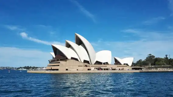 雪倫奇遇記：動物園萌趣、歌劇院光影與邦迪海灘的藍白狂想