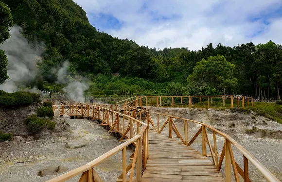 富爾納斯探險之旅：火山、潟湖與茶園