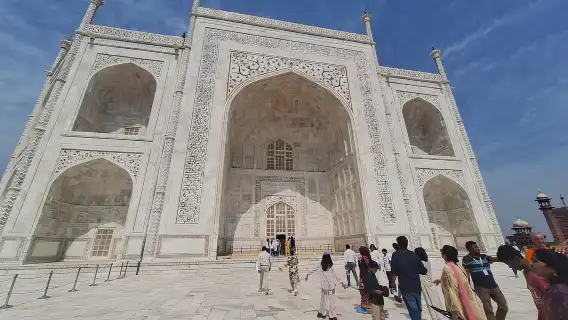 デリー発：タージ・マハル、ファテープル・シークリー、野生動物巡り2日間ツアー