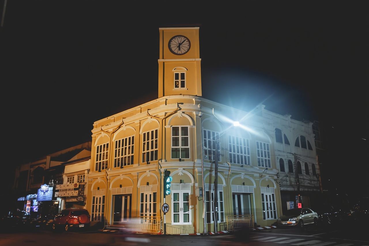 Tour del patrimonio culturale della città vecchia con cena
