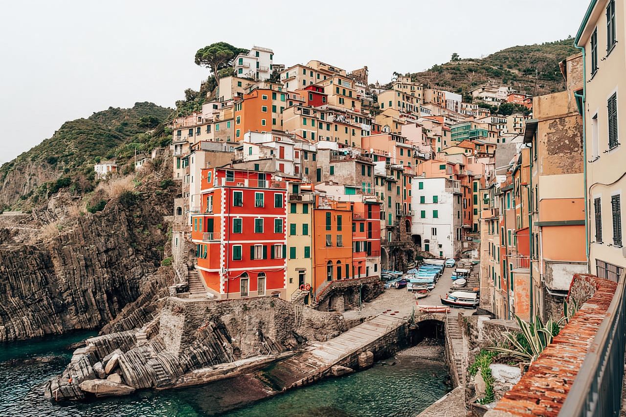 From La Spezia: Cinque Terre Small Group Tour with Limoncino